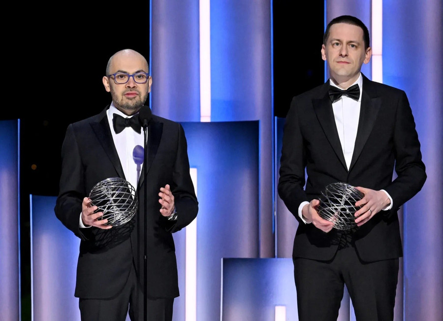 Ông Demis Hassabis (trái) và John Jumper đã giành giải Nobel Hóa học năm 2024 cho mô hình AI AlphaFold. tri-tue-nhan-tao-nhom-ngo-giai-nobel-4.jpg
