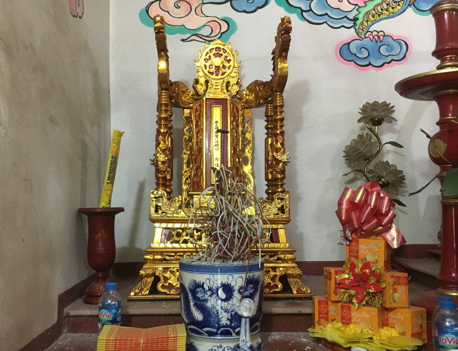 Ngai thờ ông tổ nghề Ngô Trung Tự chuyen-ve-hai-vi-thanh-hoang-lang-vi-khe-4.jpg