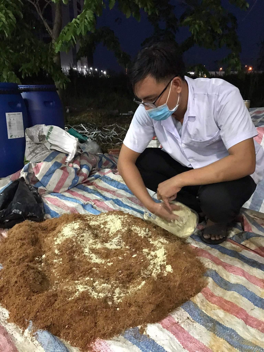 phan-bon-tu-vo-sau-rieng-3.png