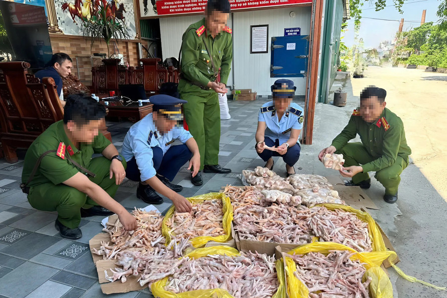 Gần 500kg chân gà, đuôi lợn không chứng minh được nguồn gốc.