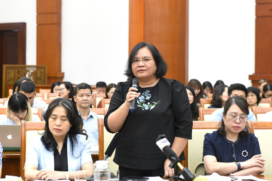 Bà Nguyễn Thị Thoa - Phó Cục trưởng Cục Quản lý công sản (Bộ Tài chính). nghia-vu-tai-chinh-khi-chuyen-doi-dat-giai-phap-de-chong-soc.jpg