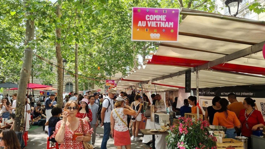 Lễ hội Ẩm thực Ici Vietnam Festival 2023 tại Quảng trường Monge ở Quận 5, thủ đô Paris, Pháp.