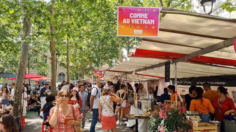 Lễ hội Ẩm thực Ici Vietnam Festival 2023 tại Quảng trường Monge ở Quận 5, thủ đô Paris, Pháp.