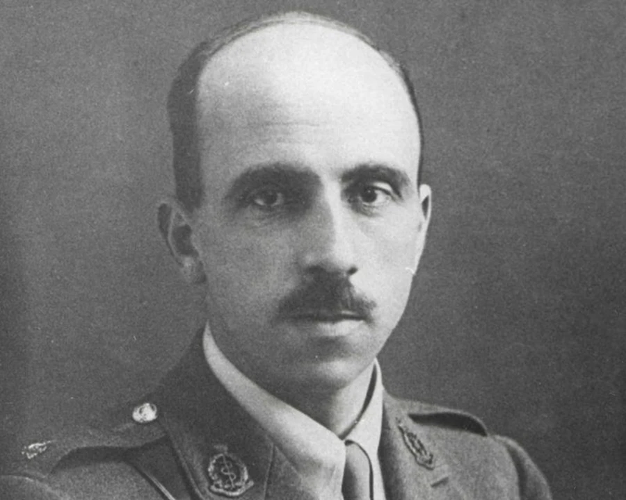 Bác sĩ Harold Gillies (1882 –1960).