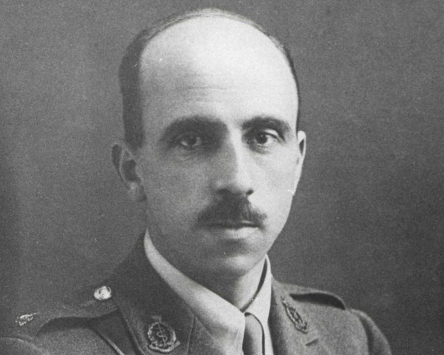Bác sĩ Harold Gillies (1882 –1960).