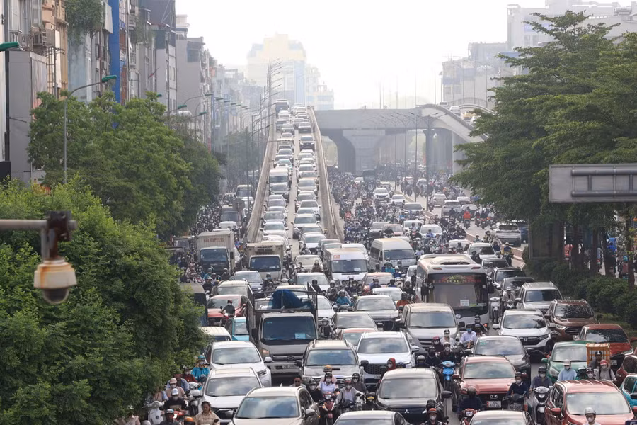 Hà Nội đang xây dựng, triển khai phương án giao thông đô thị, chống ùn tắc, ô nhiễm.