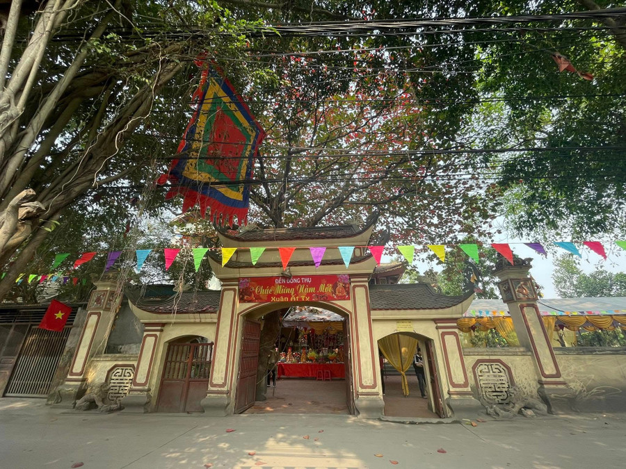 Đền Đồng Thụ tại Thái Nguyên thờ con gái Tiến sĩ Đỗ Túc Khang – bà Đỗ Thị Mỹ Mai. dat-hoc-lien-ha-10-quan-tien-si-2.jpg