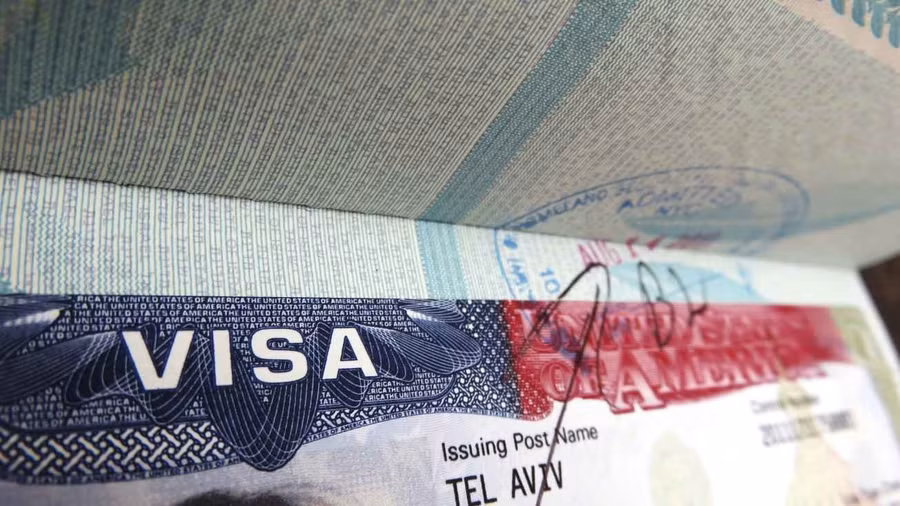 Nhiều du học sinh Mỹ 'hoang mang' khi bị tước visa.