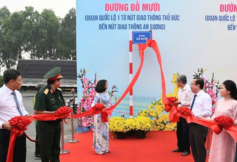 Nghi lễ công bố đặt tên đường Đỗ Mười ở TPHCM thực hiện hồi tháng 1/2025. Ảnh: HCMCPV