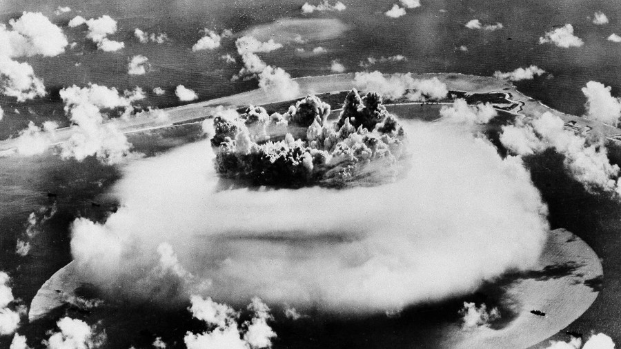Thử nghiệm hạt nhân vào ngày 25/7/1946 tại đảo Bikini Atoll.