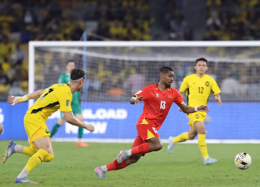 Đội tuyển Việt Nam cần thêm những cầu thủ Việt kiều như Quang Vinh. Ảnh: INT.