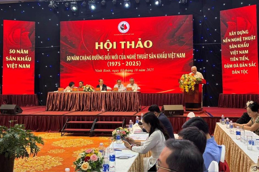 Hội thảo nhận được 30 tham luận với những đánh giá, đề xuất thẳng thắn vì sự phát triển của sân khấu Việt Nam. gio-to-nghe-san-khau-2025-tri-an-coi-nguon-1.jpg