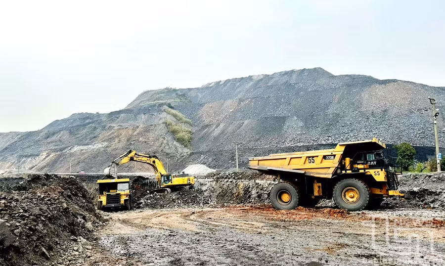 Hoạt động sản xuất tại Mỏ than Khánh Hòa - VVMI. Ảnh: T.H