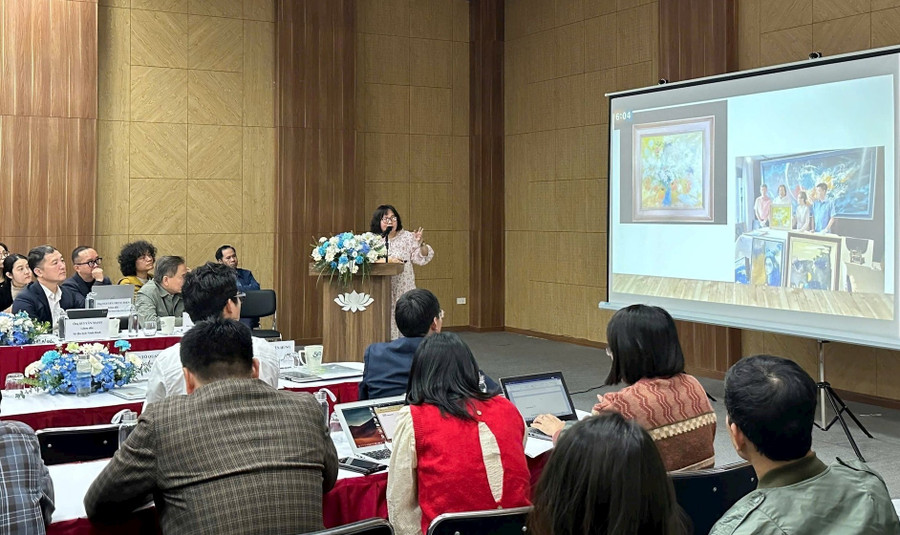 TS Phạm Lan Hương - Trường Đại học Văn hóa TPHCM nhấn mạnh, việc hồi hương tác phẩm không chỉ mang giá trị kinh tế và sưu tập, mà còn là hoạt động gìn giữ di sản. phat-trien-thi-truong-nghe-thuat-viet-nam-but-phat-hay-bo-lo-co-hoi-1.jpg