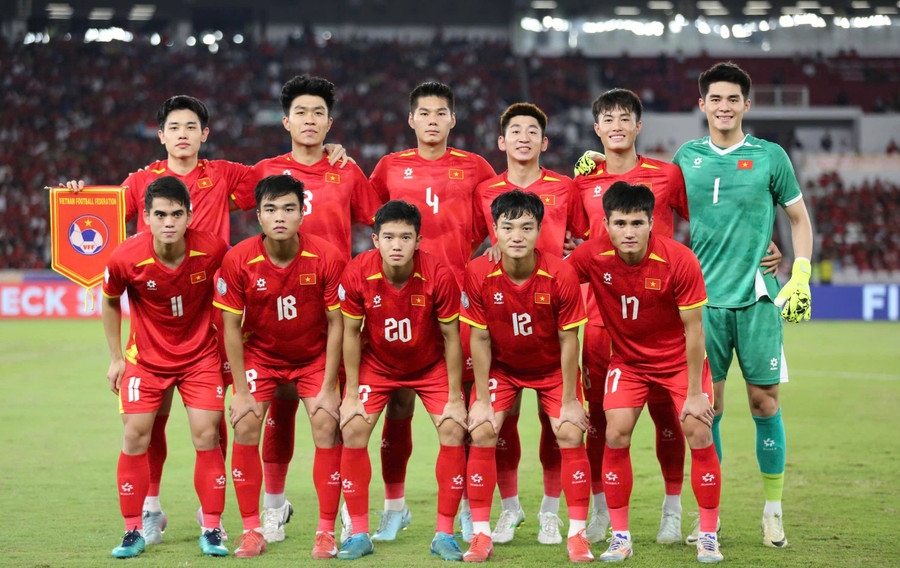 Trung Kiên nổi bật với chiều cao 1,91m trong đội hình U23 Việt Nam. Ảnh: INT thu-mon-tran-trung-kien-nguoi-nhen-cua-u23-viet-nam1.jpg