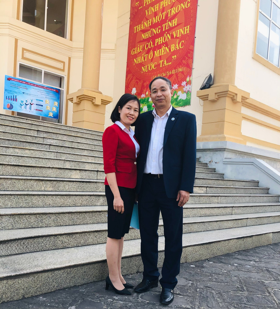 Thầy Nguyễn Văn Lự và cô Hà Thị Hậu gặp mặt tại Sở GD&ĐT Vĩnh Phúc. nha-giao-viet-bao-lan-toa-gia-tri-cua-nghe-day-hoc-5.jpg