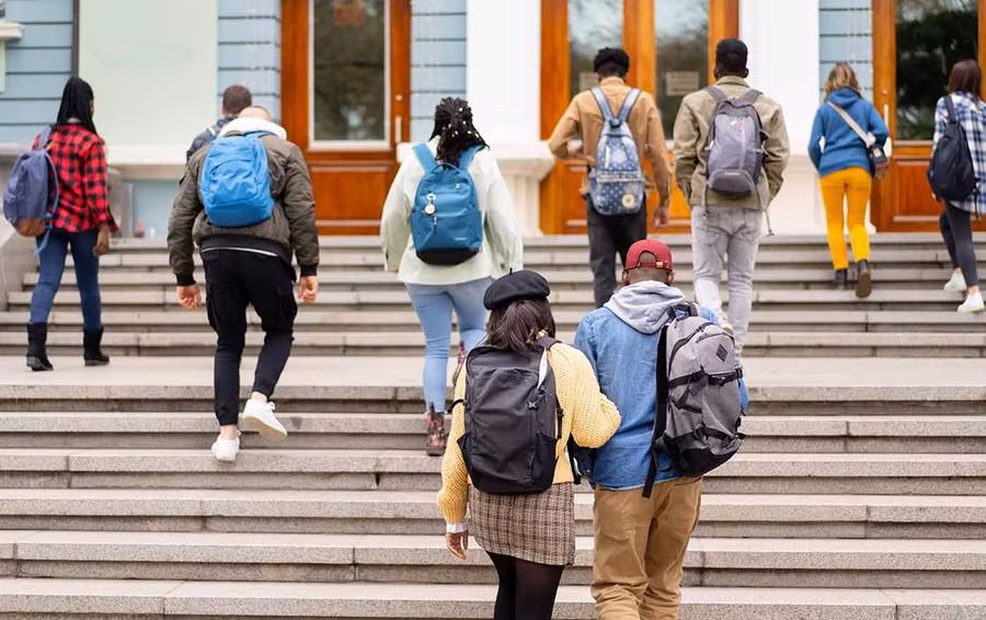 Sinh viên quốc tế giảm 17% tại Mỹ.