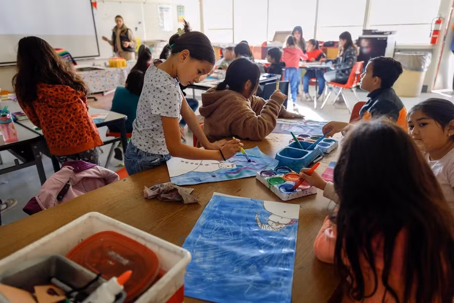 Học sinh Mỹ không biết xem đồng hồ kim.