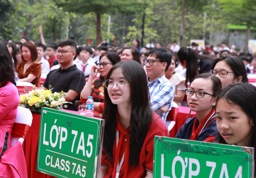 Học sinh Trường THCS Trần Duy Hưng (Cầu Giấy, Hà Nội) trong một hoạt động ngoại khóa. Ảnh: Khôi Nguyên