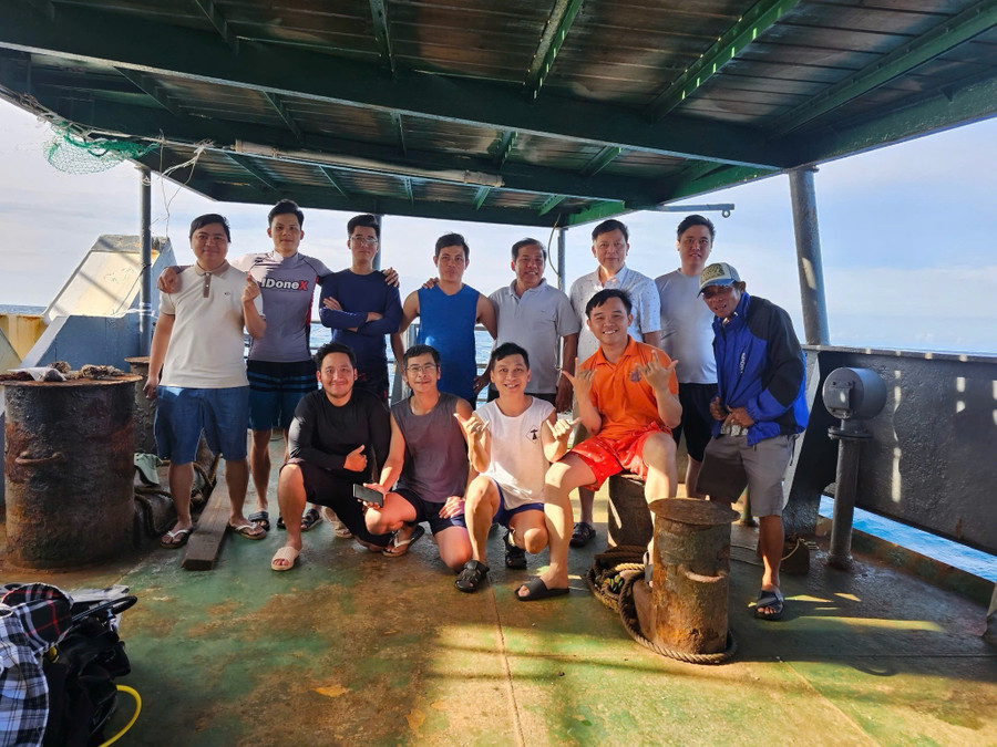 Các nhà khoa học Việt Nam tham gia chuyến khảo sát lần thứ 8 trên tàu Viện sĩ Akademik Oparin năm 2023.