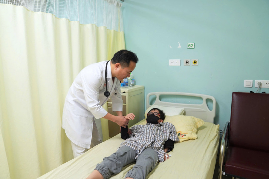 Đột quỵ ở trẻ dễ bị bỏ sót vì triệu chứng không điển hình và trẻ khó mô tả cảm giác. Ảnh: BVCC