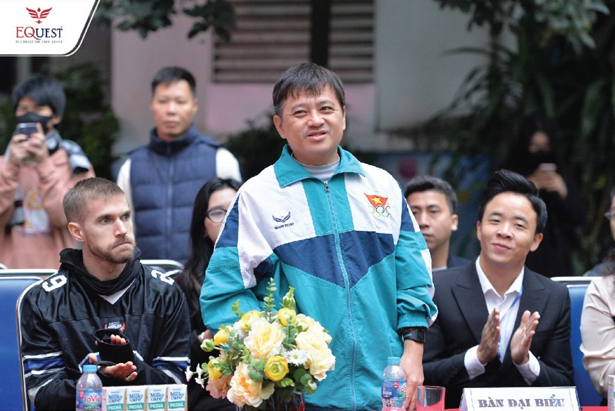Đại kiện tướng cờ vua thế giới Từ Hoàng Thông tham gia cố vấn giải cờ vua EQuest Champions Series 2025 tại Hà Nội. thethao-01-26.png