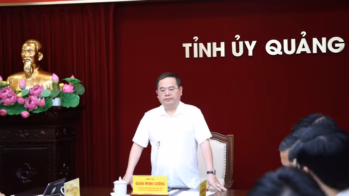 Ông Quản Minh Cường, Bí thư Tỉnh ủy Quảng Ninh phát biểu chỉ đạo tại buổi làm việc.