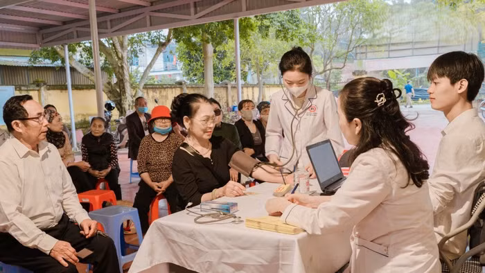 Bệnh viện Đa khoa tỉnh tổ chức chương trình khám, tư vấn, cấp phát thuốc miễn phí cho nhân dân xã Quảng Đức và xã Đường Hoa, tháng 3/2026.