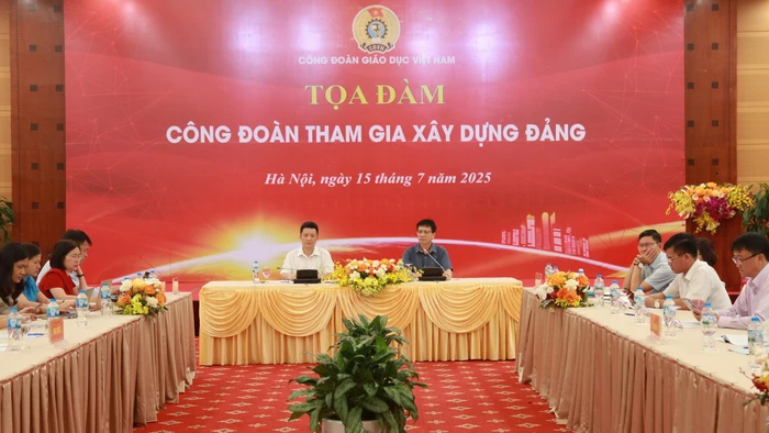Quang cảnh buổi tọa đàm.