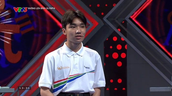 Nguyễn Minh Tiến, học sinh Trường THPT Quốc Oai, Hà Nội.