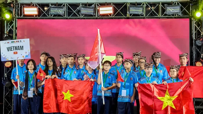 Đoàn học sinh Việt Nam đạt thành tích cao tại ASMOPSS 2025