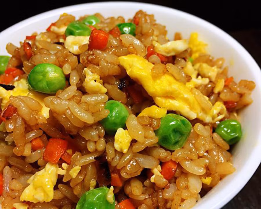 Gạo trắng cũng có thể được chế biến và thưởng thức theo nhiều cách khác nhau. (Ảnh: ITN).