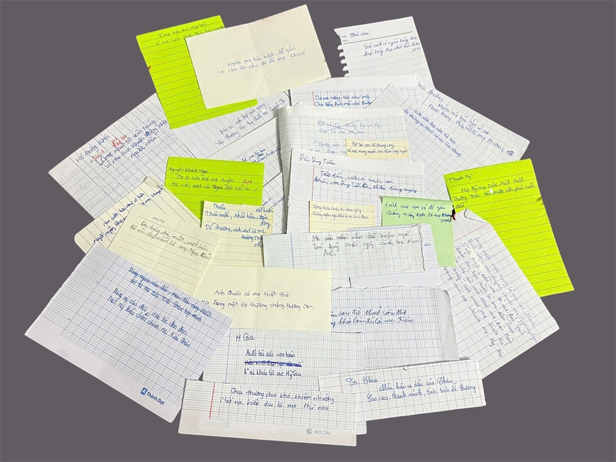 Những câu thơ được hoàn thành trước khi sắp xếp thành một bài vè dành tặng các mẹ lớp 8/1 dịp 8/3. Ảnh: NVCC