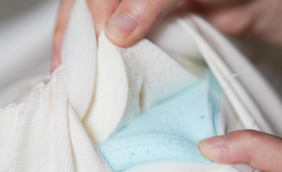 Theo thời gian, nệm sẽ tích tụ mạt bụi, các tế bào da chết, mồ hôi và những thứ khác có thể gây dị ứng và hen suyễn. (Ảnh: ITN)