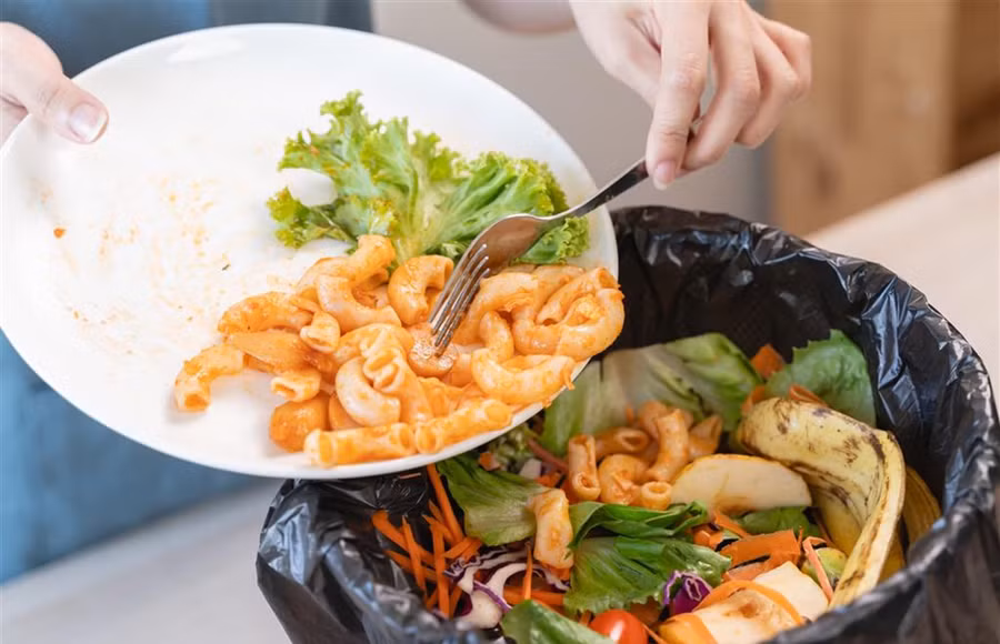 Giảm lãng phí thực phẩm không chỉ hỗ trợ bảo vệ môi trường mà còn tiết kiệm tiền. (Ảnh: ITN).