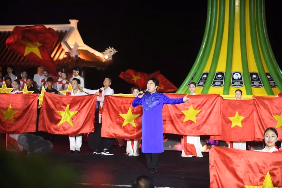 Chương trình “Lời tri ân – Dòng sông Hoa lửa” mang đến nhiều cảm xúc đặc biệt cho người xem