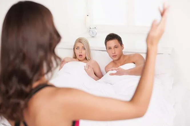 5 tình huống nguy hiểm có thể khiến chồng ngoại tình
