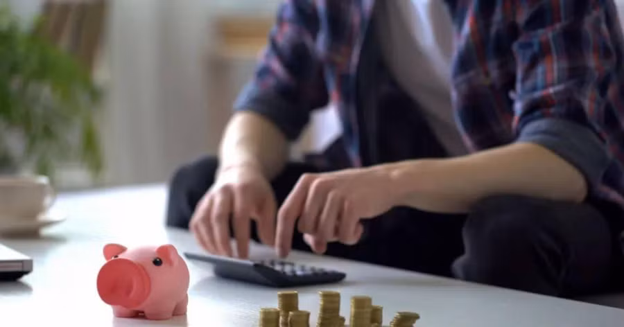 Nếu không muốn nghèo bền vững, chúng ta phải quản lý tốt dòng tiền. (Ảnh: ITN).