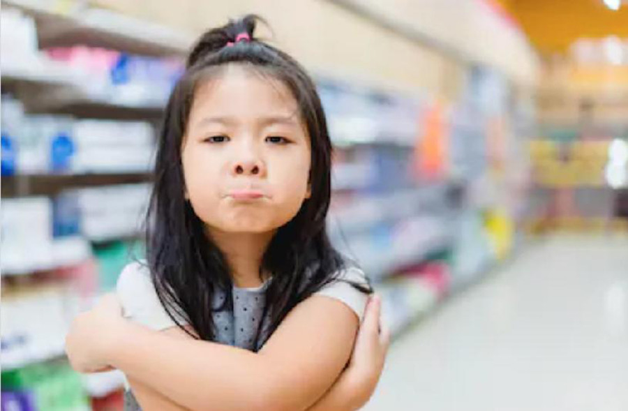 Nếu phương pháp khen thưởng không hiệu quả, cha mẹ cần dành nhiều thời gian và công sức hơn để giúp con thay đổi thói quen xấu. (Ảnh: ITN) 2-neu-phuong-phap-khen-thuong.jpg