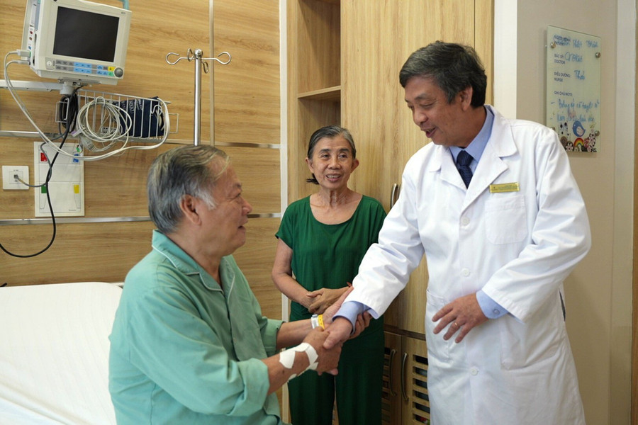 PGS.TS.BS Hồ Thượng Dũng – người đứng sau quyết định sử dụng phương pháp can thiệp không stent bằng bóng phủ thuốc