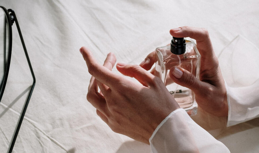 Nếu sử dụng hương thơm nhân tạo lâu dài, dù là liều nhỏ, tích lũy lâu dài cũng có thể gây hại cho sức khỏe. (Ảnh: ITN)