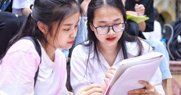 Đề thi môn Toán bám sát đề thi minh họa nhưng không dễ đạt điểm tối đa