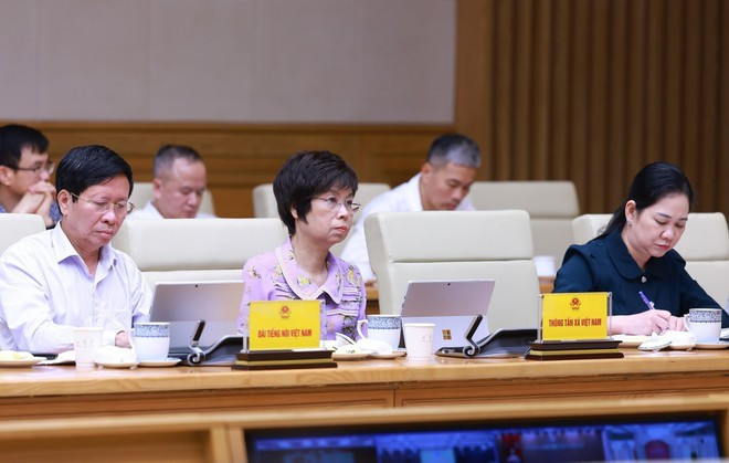 Lãnh đạo các bộ, cơ quan thuộc Chính phủ tham dự phiên họp lần thứ tư của Ban Chỉ đạo Trung ương triển khai xoá nhà tạm, nhà dột nát. (Ảnh: Dương Giang/TTXVN). Lãnh đạo các bộ, cơ quan thuộc Chính phủ tham dự phiên họp lần thứ tư của Ban Chỉ đạo Trung ương triển khai xoá nhà tạm, nhà dột nát. (Ảnh: Dương Giang/TTXVN).