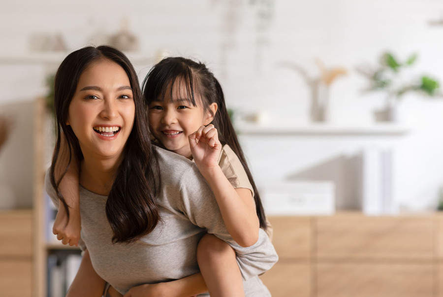 Với sự mở cửa của xã hội và sự thay đổi quan niệm, hiện tượng sinh con không kết hôn ngày càng gia tăng. (Ảnh: ITN).