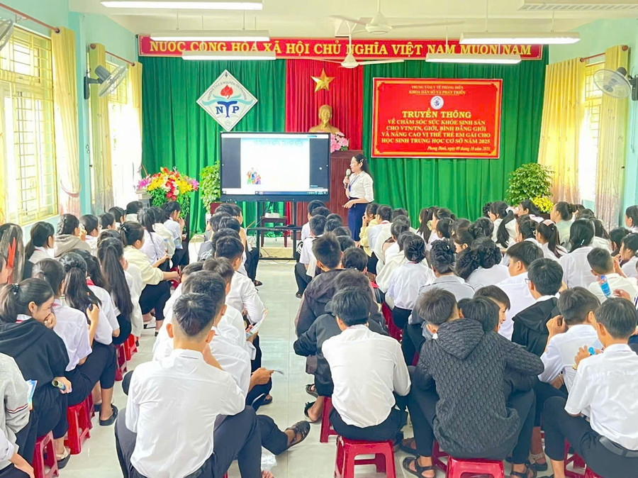 Truyền thông chăm sóc sức khỏe sinh sản cho vị thành niên