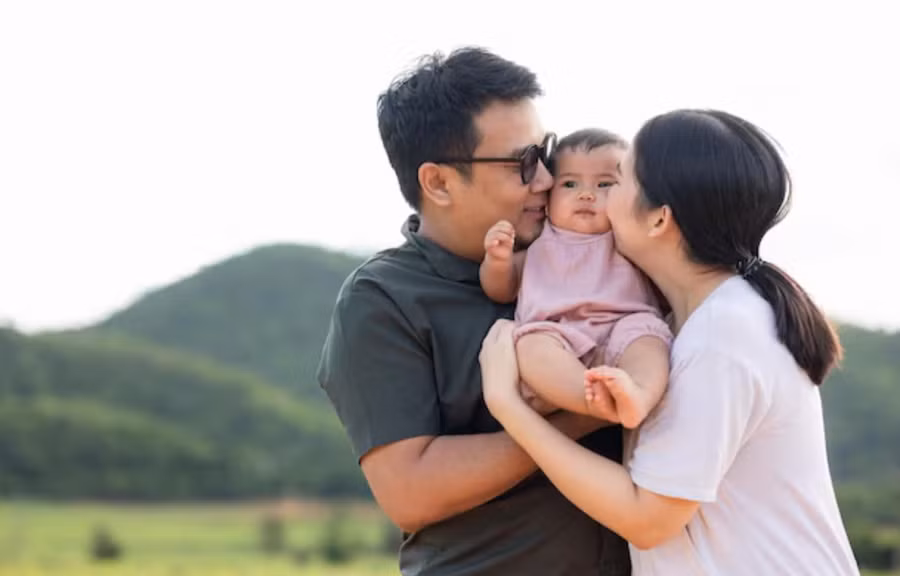 Nếu con cái tự do yêu đương, chắc chắn sẽ xảy ra mâu thuẫn với cha mẹ. (Ảnh: ITN).