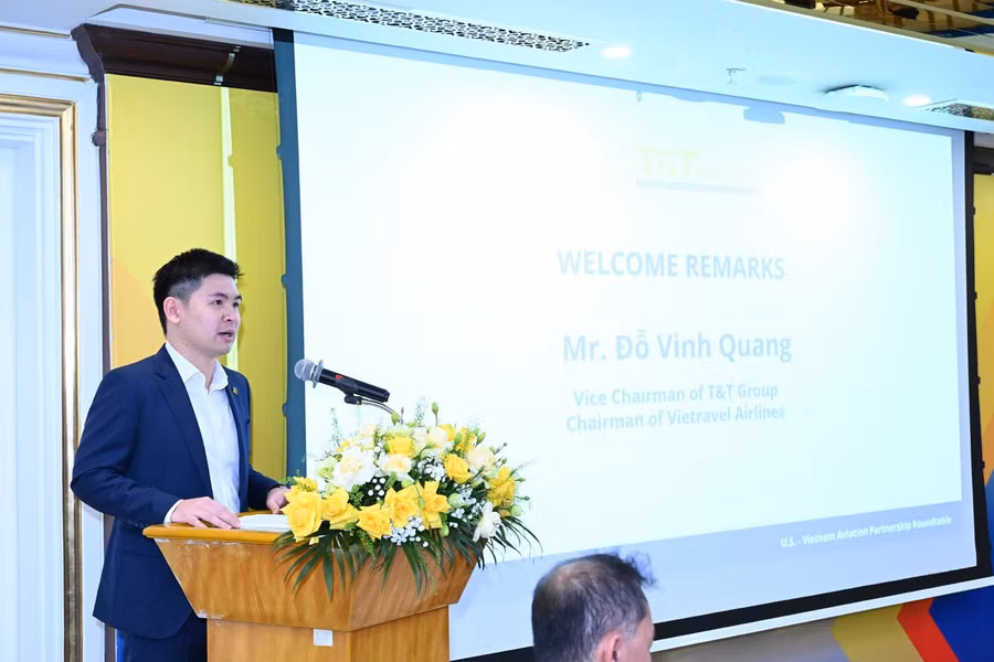 Ông Đỗ Vinh Quang, Phó Chủ tịch HĐQT T&amp;T Group, Chủ tịch HĐQT Vietravel Airlines phát biểu tại Tọa đàm.