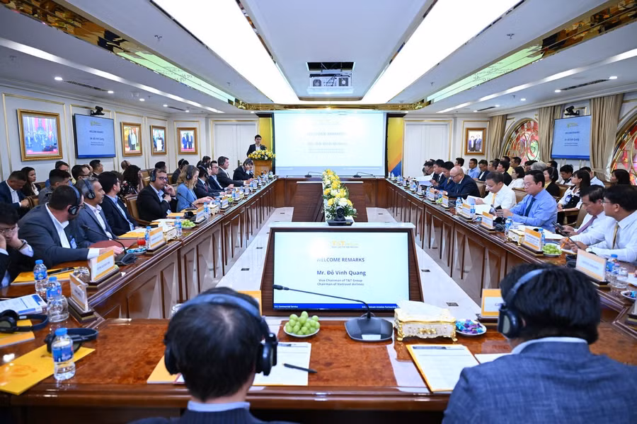 Quang cảnh buổi tọa đàm.