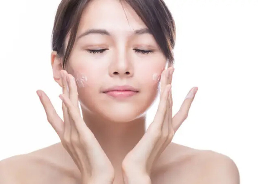 Một lượng nhỏ tia UV đi qua kem chống nắng đủ để giúp cơ thể tạo ra vitamin D. (Ảnh: ITN) 2-mot-luong-nho-tia-uv.jpg