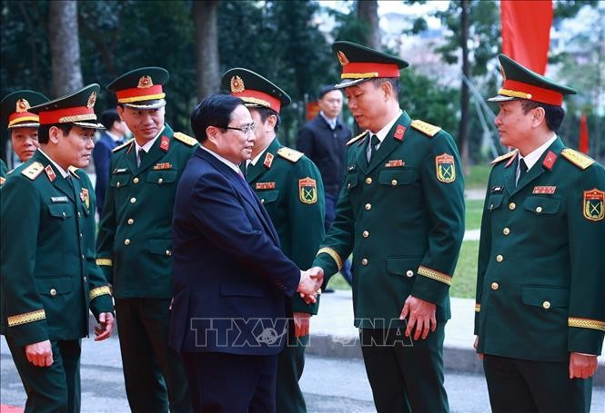 Thủ tướng Phạm Minh Chính thăm Học viện Quân y. (Ảnh: Dương Giang/TTXVN)